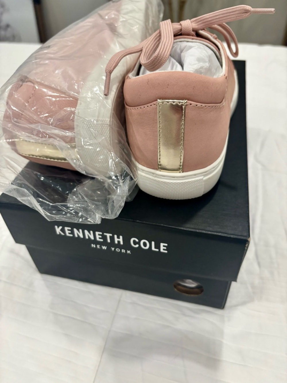 Kenneth Cole Women’s Low-Top Lace-Up Sneakers in Dusty Rose - Picture 3 of 5